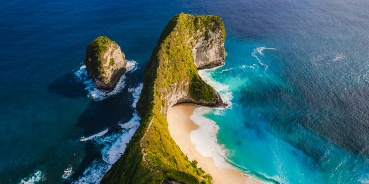 Best Time to Visit Nusa Penida: Weather and Crowds